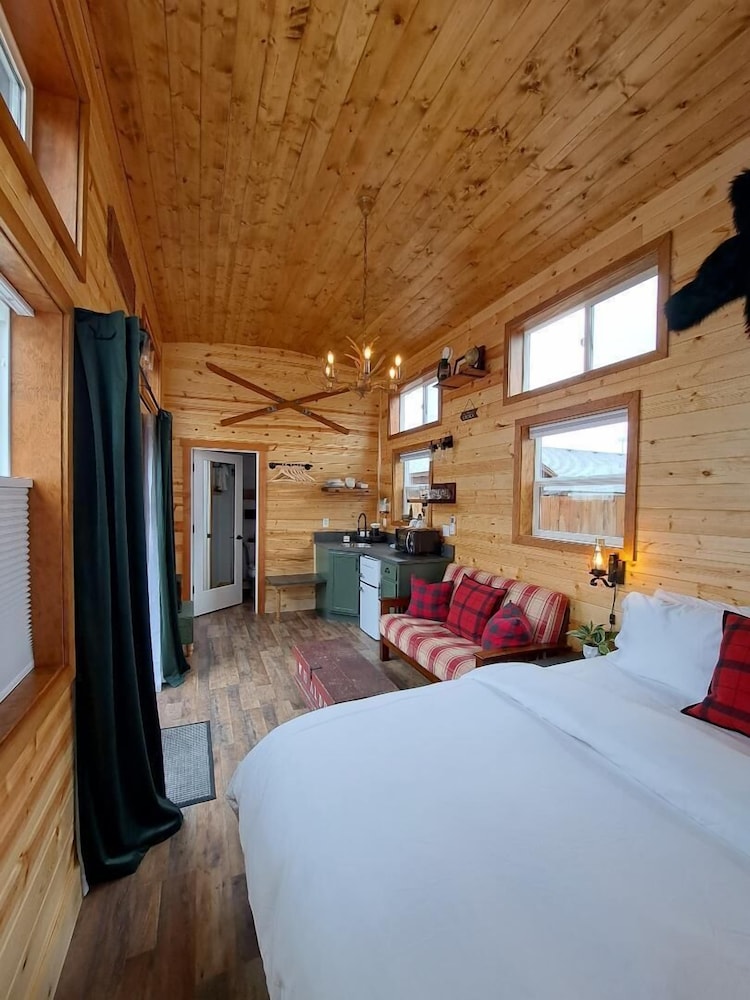 The Boutique Retreat - photo 18