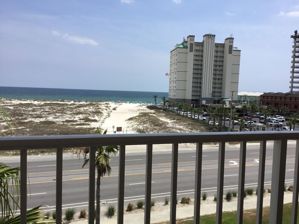 Direct Gulf Front Condo with Resort Pools with Hot Tubs Steps to Beach - photo 21