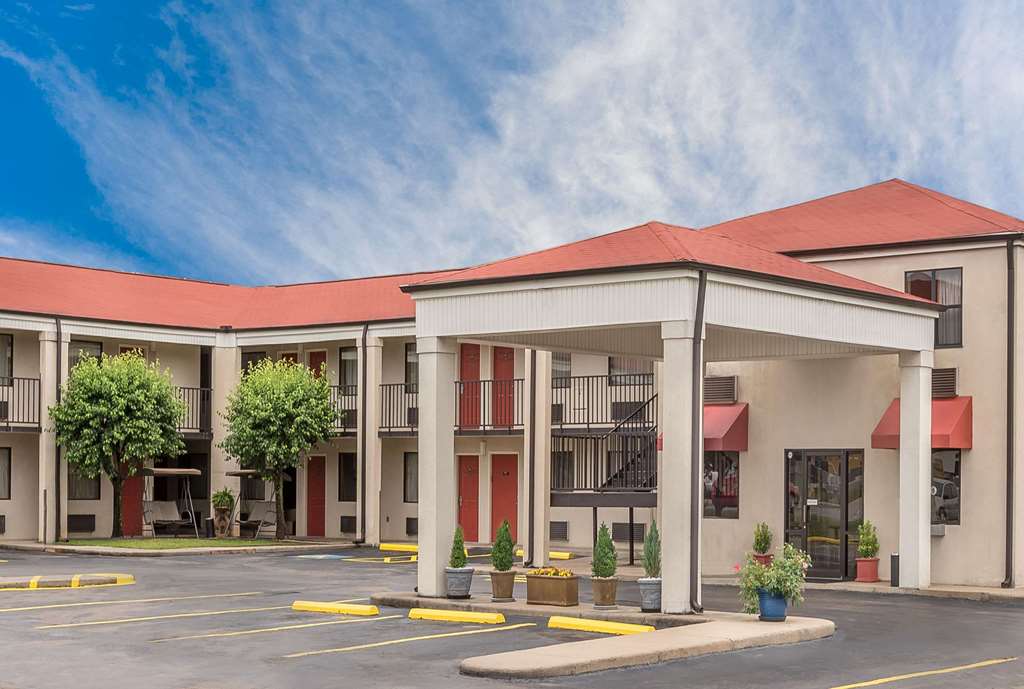 Super 8 by Wyndham Bryant Little Rock Area - featured photo