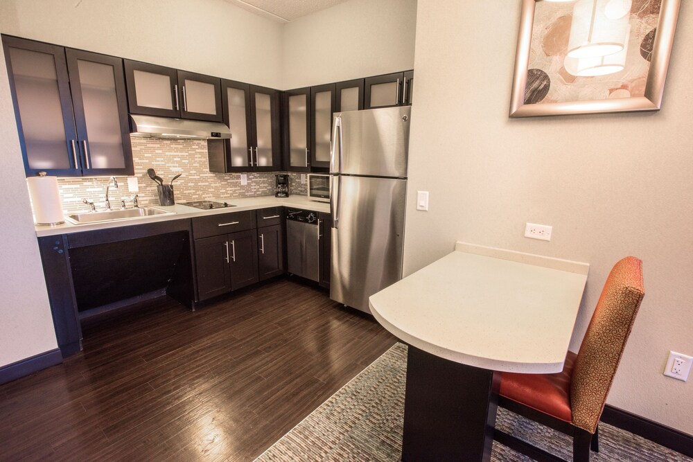 Staybridge Suites Albany Wolf Rd Colonie Center by IHG - photo 12