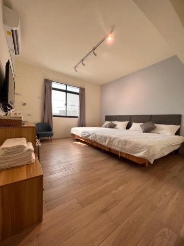 路科民宿look 停車方便 - carbon neutral hotel in Tainan