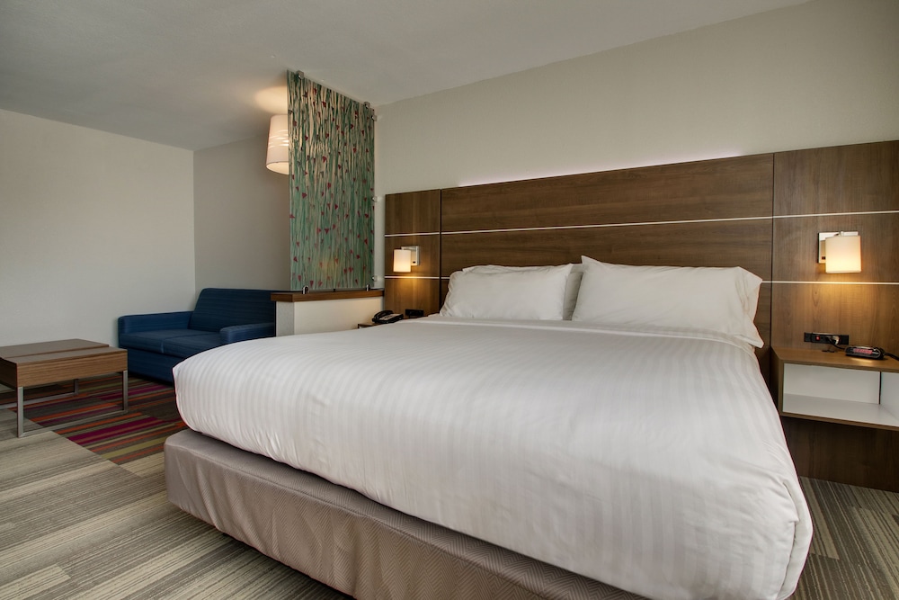 Holiday Inn Express & Suites Wapakoneta by IHG - photo 6