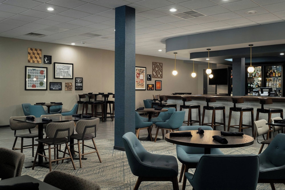 Four Points by Sheraton Milwaukee North Shore - photo 33