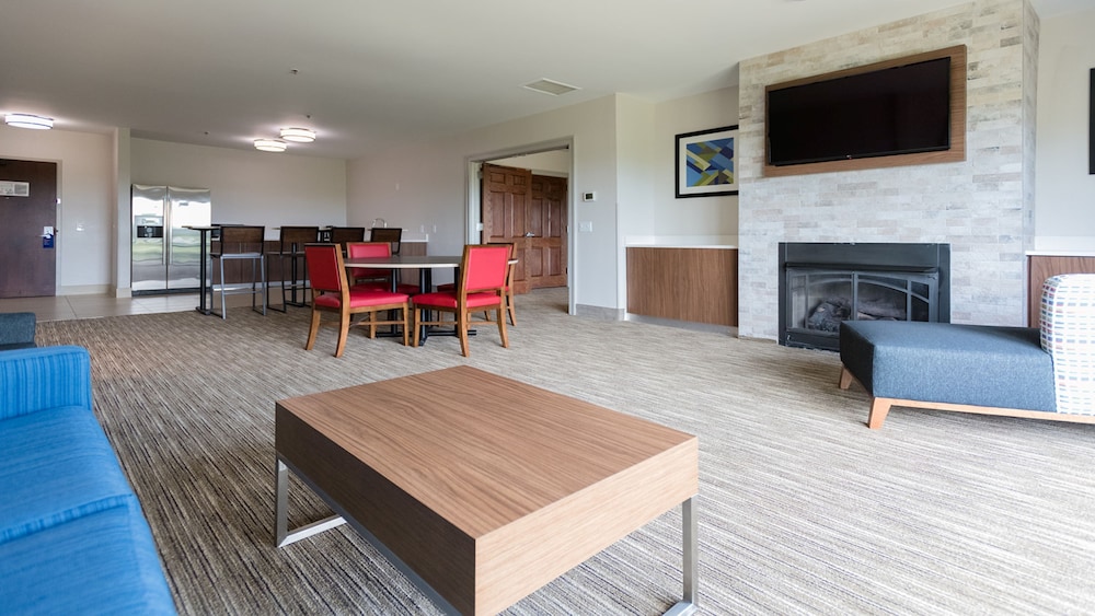 Holiday Inn Express Suites Lexington NwVineyard - photo 8
