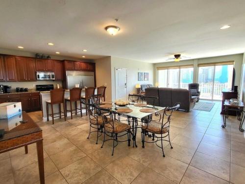 Sleeps 12 3 Bedrooms 7 Beds 3 Bath Great Views 1700 SqFt — 4-Star Luxury Hotel in North Myrtle Beach, United States