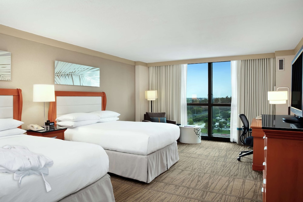 DoubleTree by Hilton Hotel Miami Airport & Convention Center - photo 10