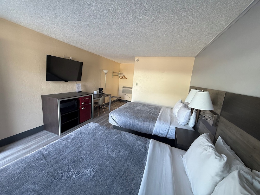 Pine Needles Inn - photo 13