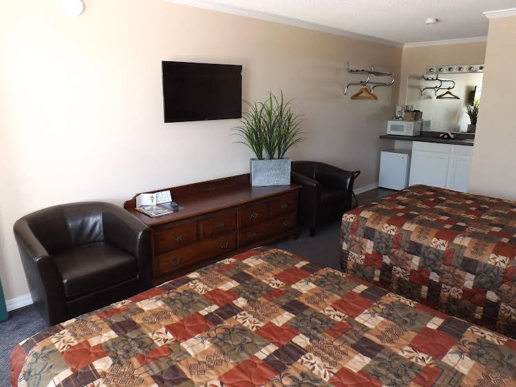 Oak Grove Inn - photo 18