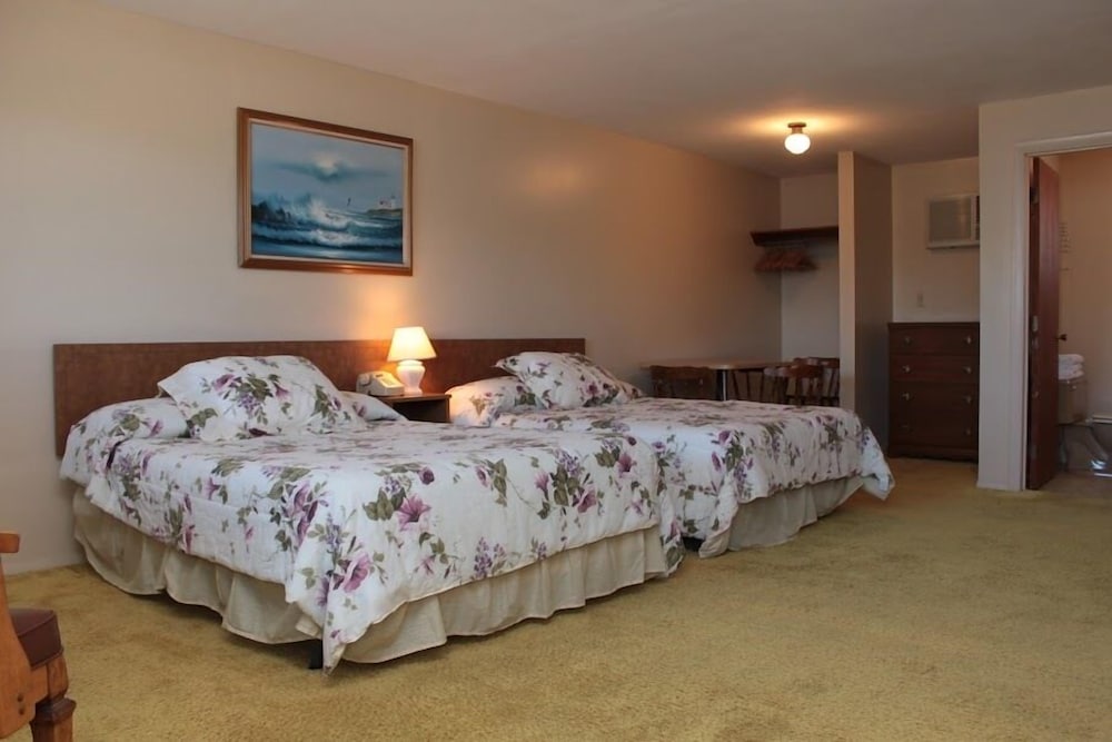 The Inn Between the Beaches - photo 6