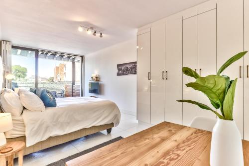 Seaside Retreat with Amazing Views and No Loadshedding
