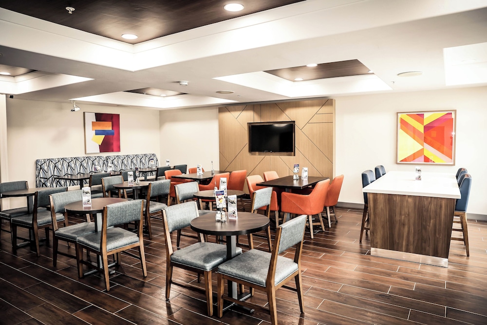 Holiday Inn Express Hotel & Suites Douglas by IHG - photo 36