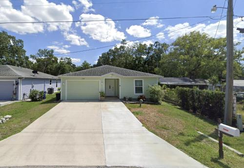 3Bed & 2Bath Property Couple minutes from Siesta Key Beach & Downtown Sarasota in Sarasota, United States