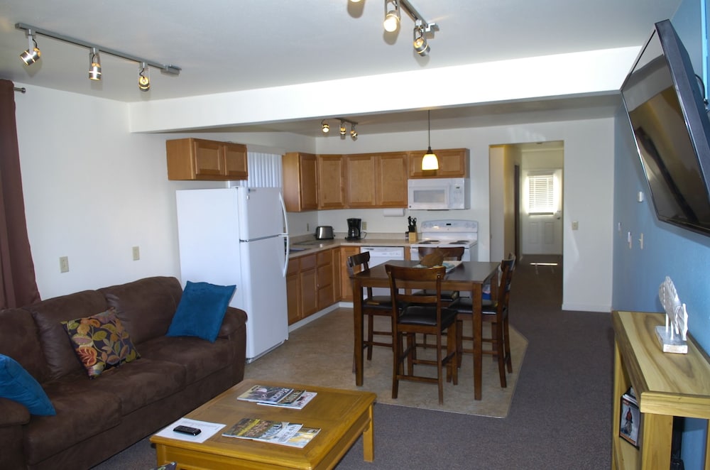 Trout Montana Motel - photo 41
