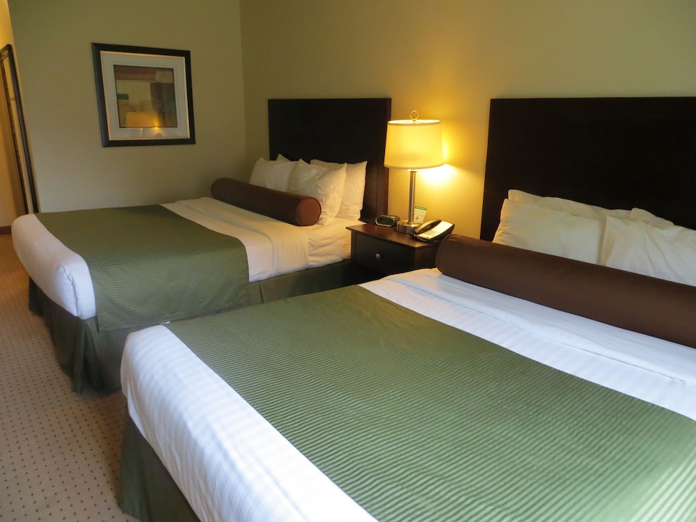 Cobblestone Inn & Suites Brillion - photo 5