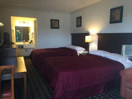 Houston Inn and Suites - photo 24