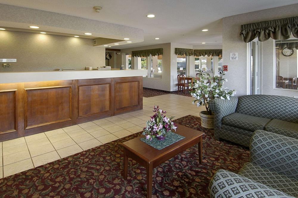 Baymont by Wyndham Dowagiac - photo 14