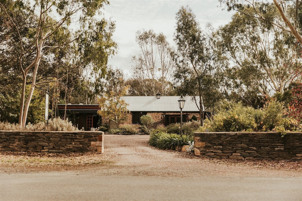 Mintaro Cottage — 4-Star Luxury Hotel in Clare, Australia