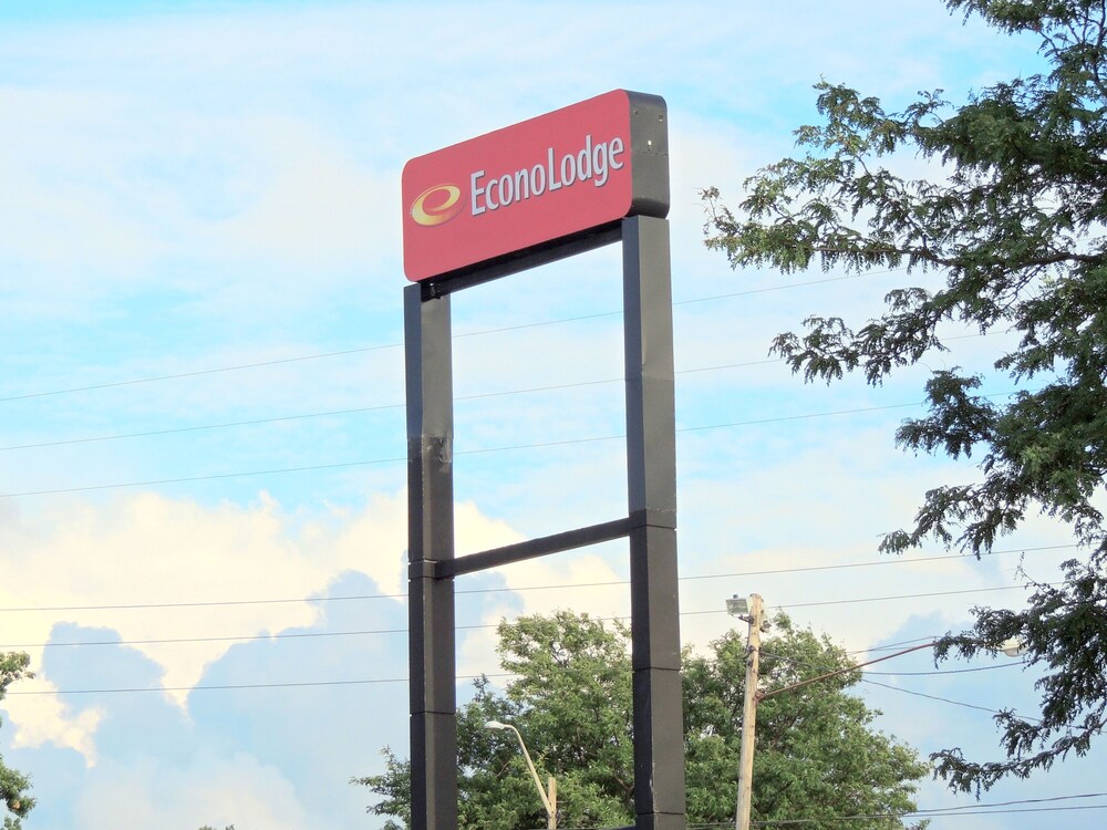 Econo Lodge Wickliffe Cleveland East — Wickliffe