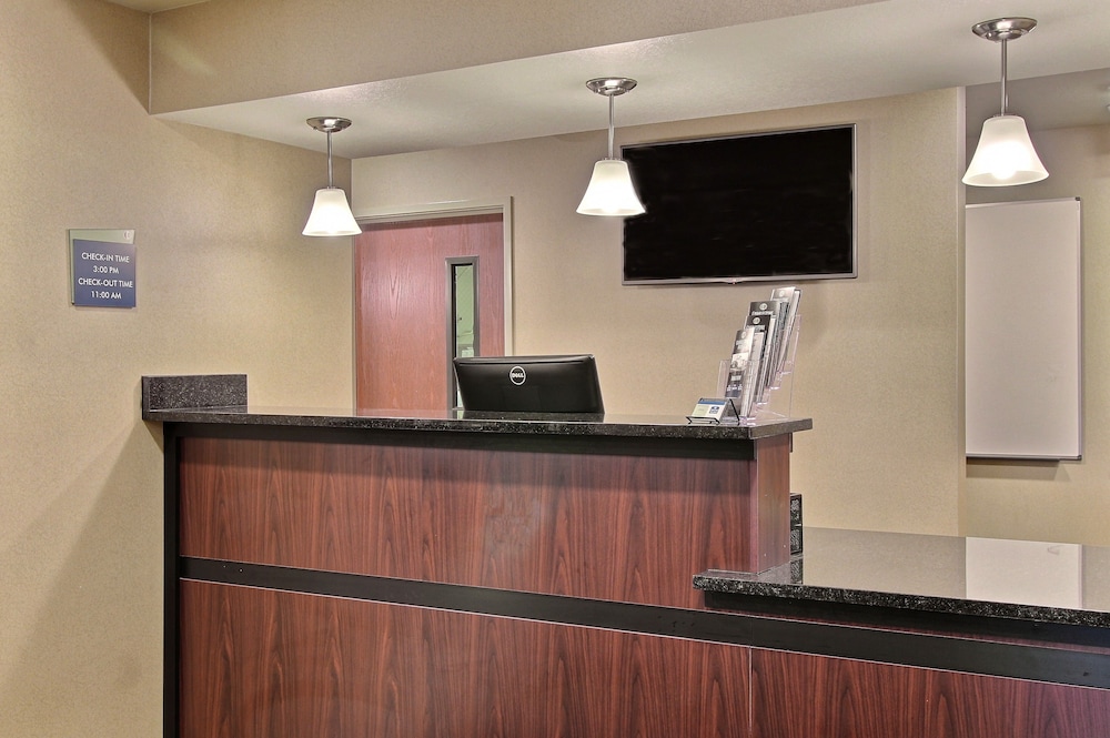 Cobblestone Inn & Suites Linton - photo 5
