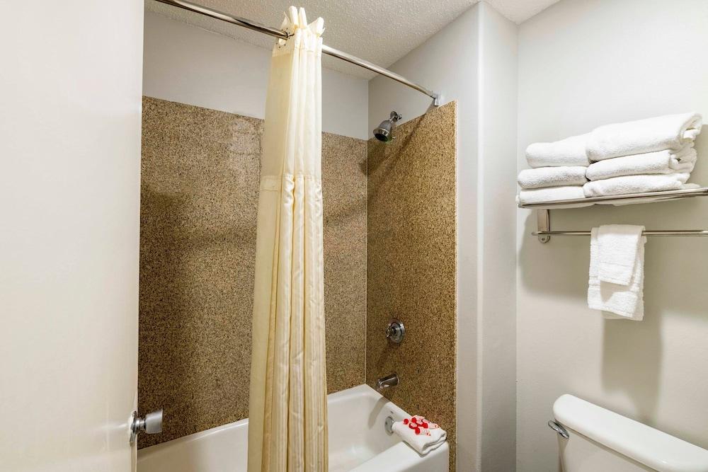 Red Roof Inn Stafford TX - photo 23