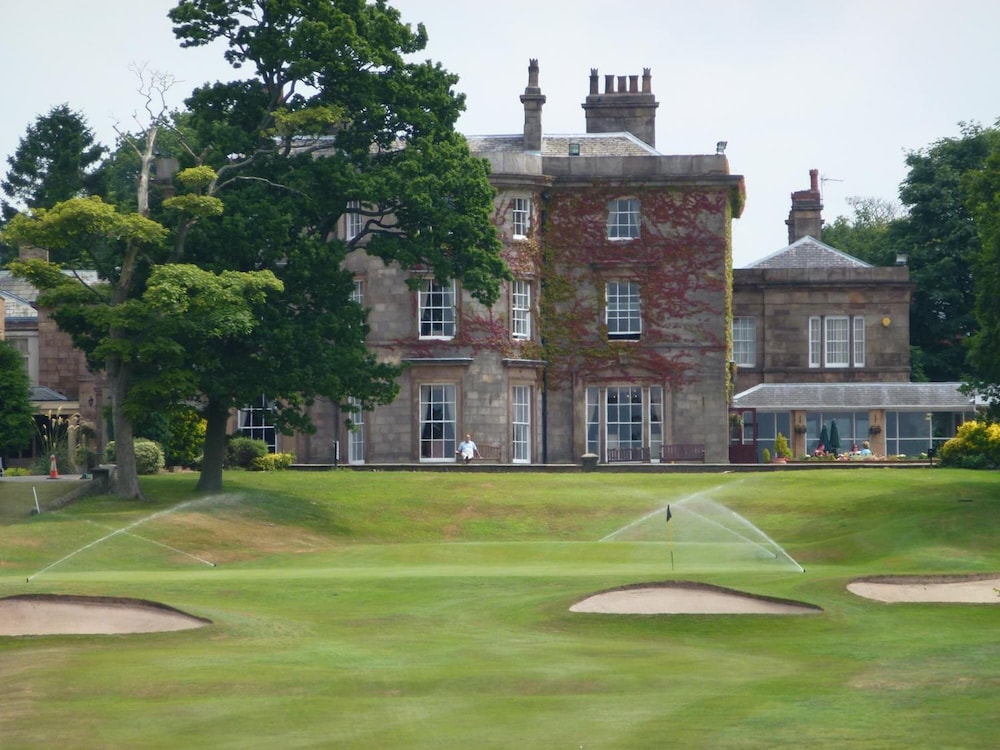 Shaw Hill Golf Resort & Spa Hotel — hotel in Chorley