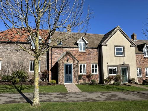 Willow Cottage Part of the The Bay Filey Holiday Village with pool gym and direct beach access pub restaurant tennis and meadows walks