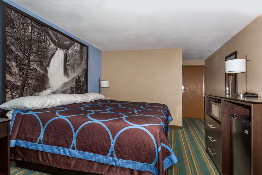 Super 8 by Wyndham Douglas - photo 8