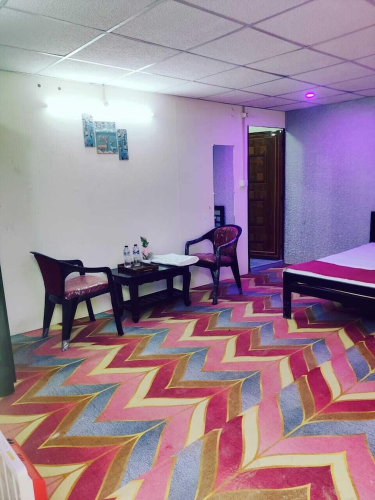 Maple Tree resort & restaurant - last minute hotel in Allahabad