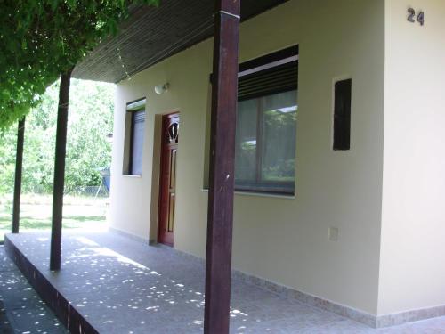 Szatmári Vendégház — Balatonlelle — photo 4