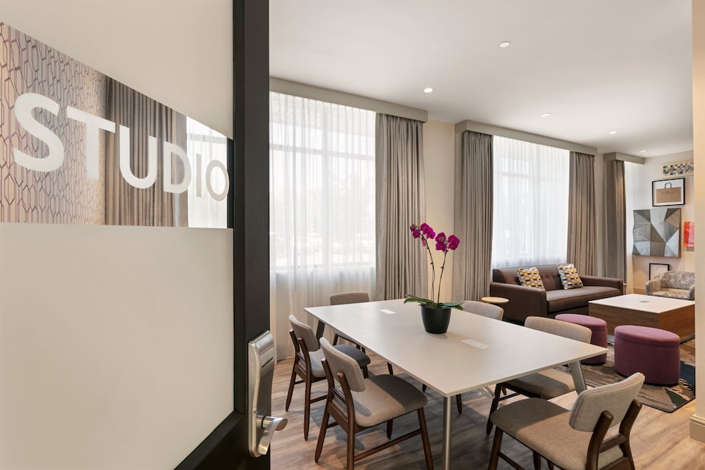 Crowne Plaza: Philadelphia King of Prussia by IHG - photo 52