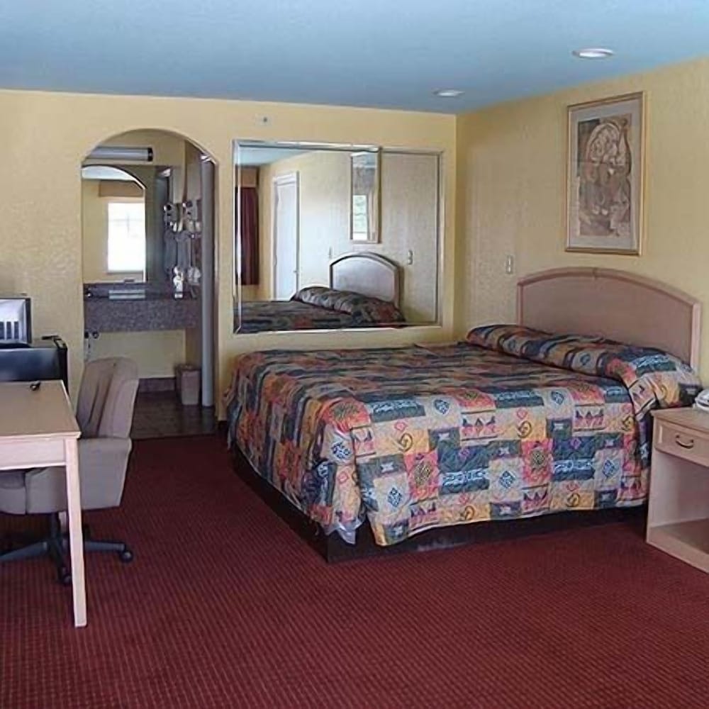 Winnquest Inn Near Ft. Sam Houston - photo 13