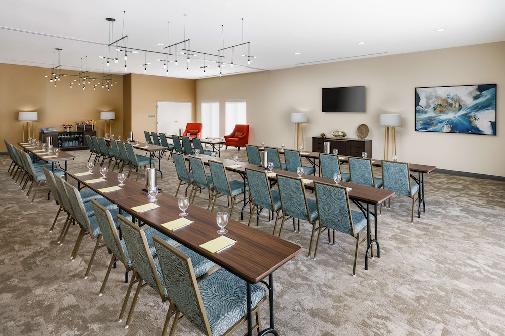 Hilton Garden Inn Apopka City Center - photo 32