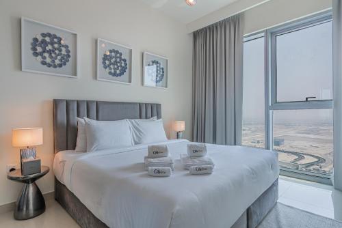 Holiday Boulevard Luxury 3BR Penthouse with Burj Khalifa and Creek Views — 4-Star Luxury Hotel in Dubai, United Arab Emirates