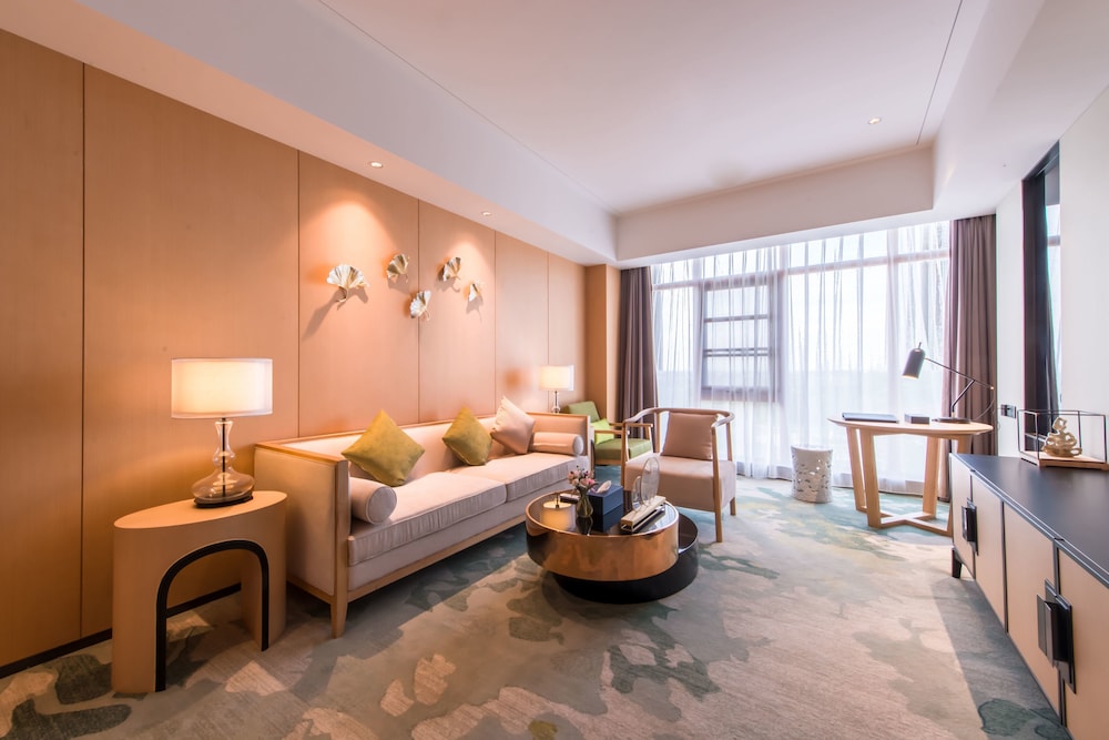 Siko Grand Hotel Yangcheng Lake Suzhou — 4-Star Luxury Hotel in Suzhou, People's Republic of China