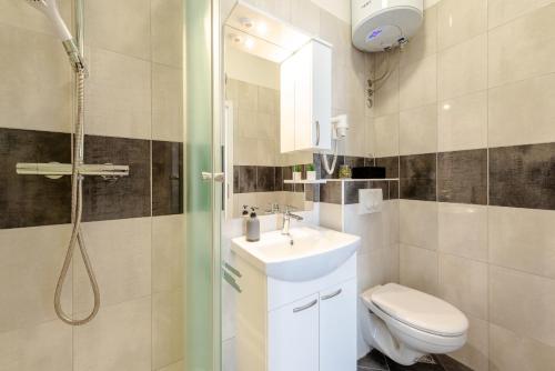 Studio Apartment & Room TEN Free parking