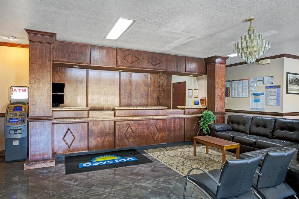 Days Inn by Wyndham Jacksonville South Memorial Hospital - photo 10
