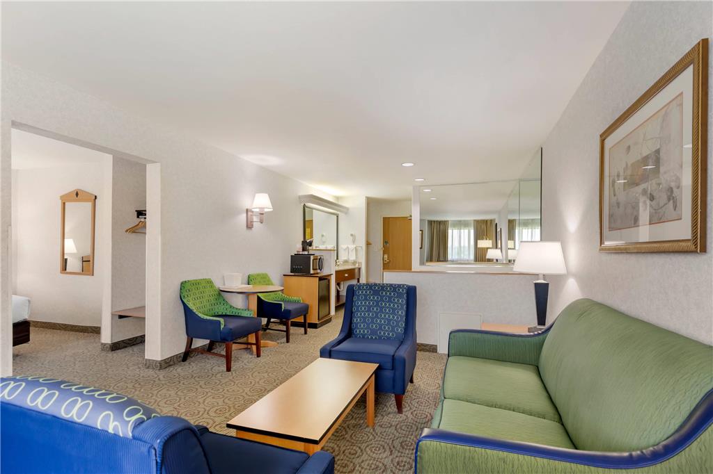 Quality Inn & Suites Denver Airport Gateway Park - photo 21