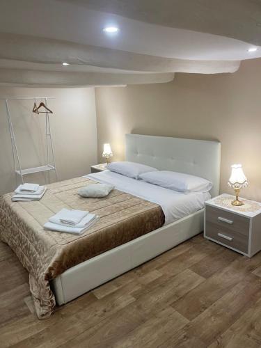 E&G House — 4-Star Luxury Hotel in Naples, Italy