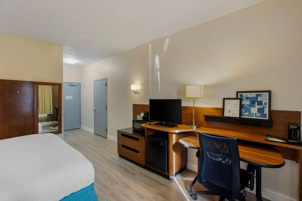Comfort Inn & Suites Mt. Laurel Philadelphia - photo 16