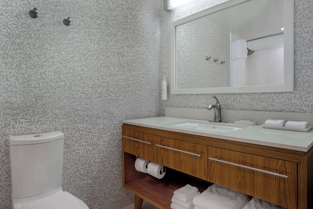 Home2 Suites By Hilton Destin - photo 34