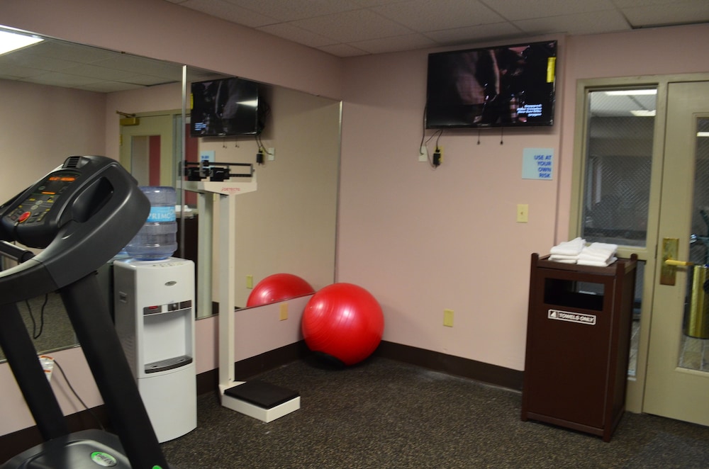 Holiday Inn Express Madison by IHG - photo 21