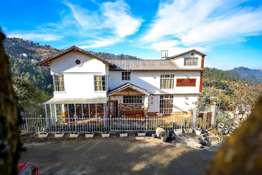 The Crosswoods Three - last minute hotel in Naini Tal