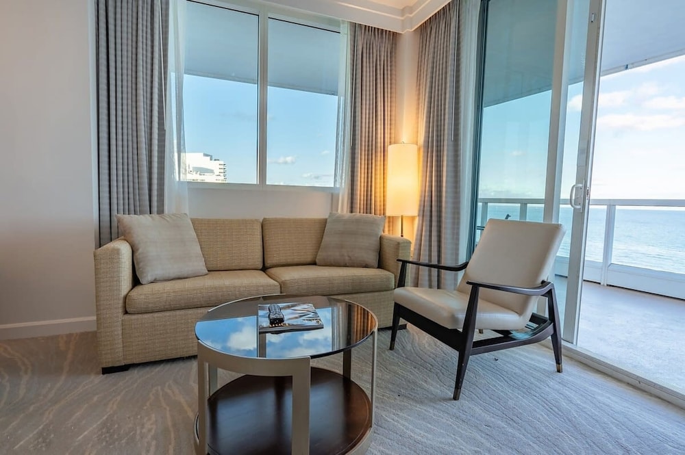 Fontainebleau Miami Beach Private Luxury Suites - photo 238