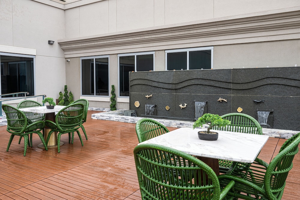 Blossom Hotel Houston Curio Collection by Hilton - photo 117