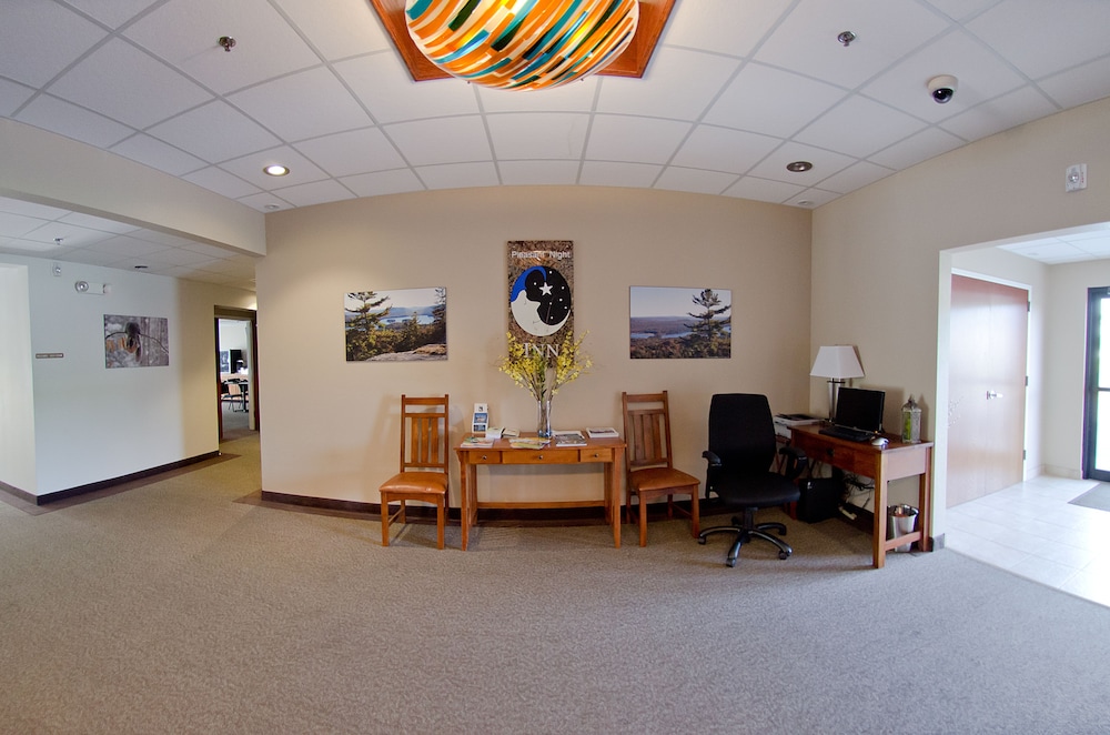 Pleasant Night Inn - photo 2