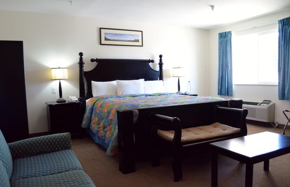 Knights Inn Quincy - photo 12