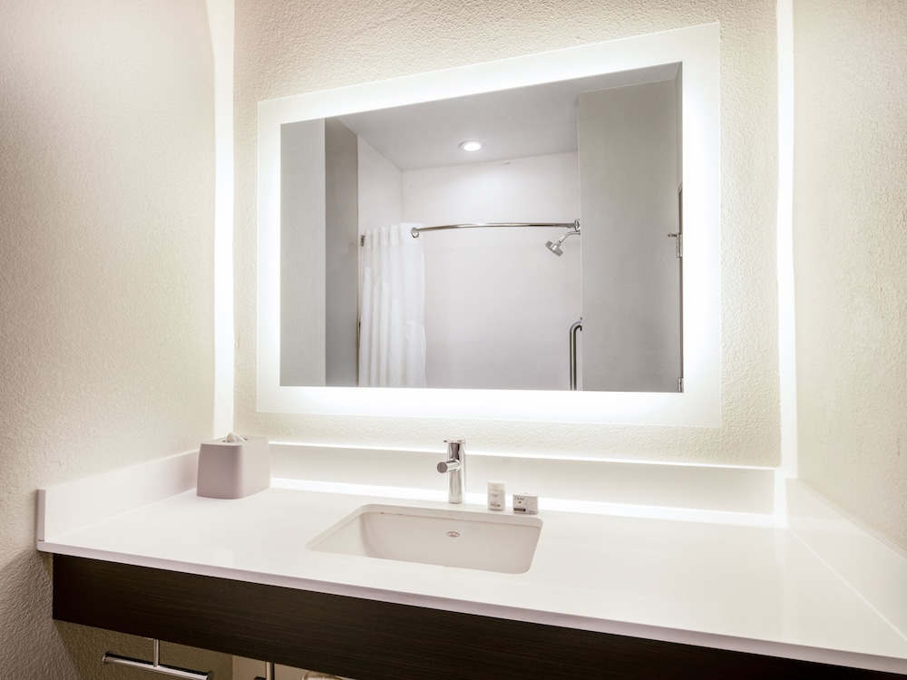 Holiday Inn Express Hotel & Suites Beaumont Nw By Ihg - photo 15