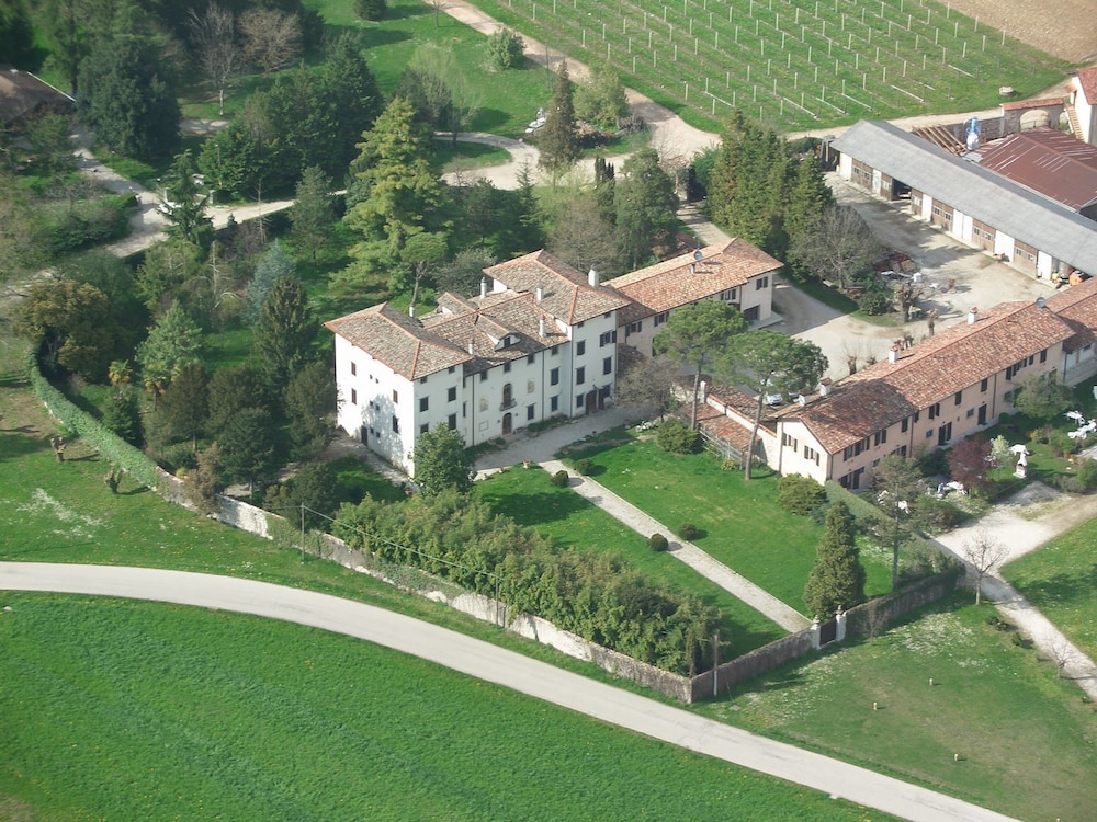 Agriturismo Villa Coren — 4-Star Luxury Hotel in Povoletto, Italy