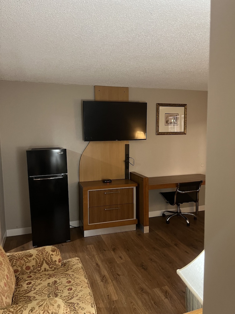 Baymont by Wyndham Odessa Highway 80 - photo 6