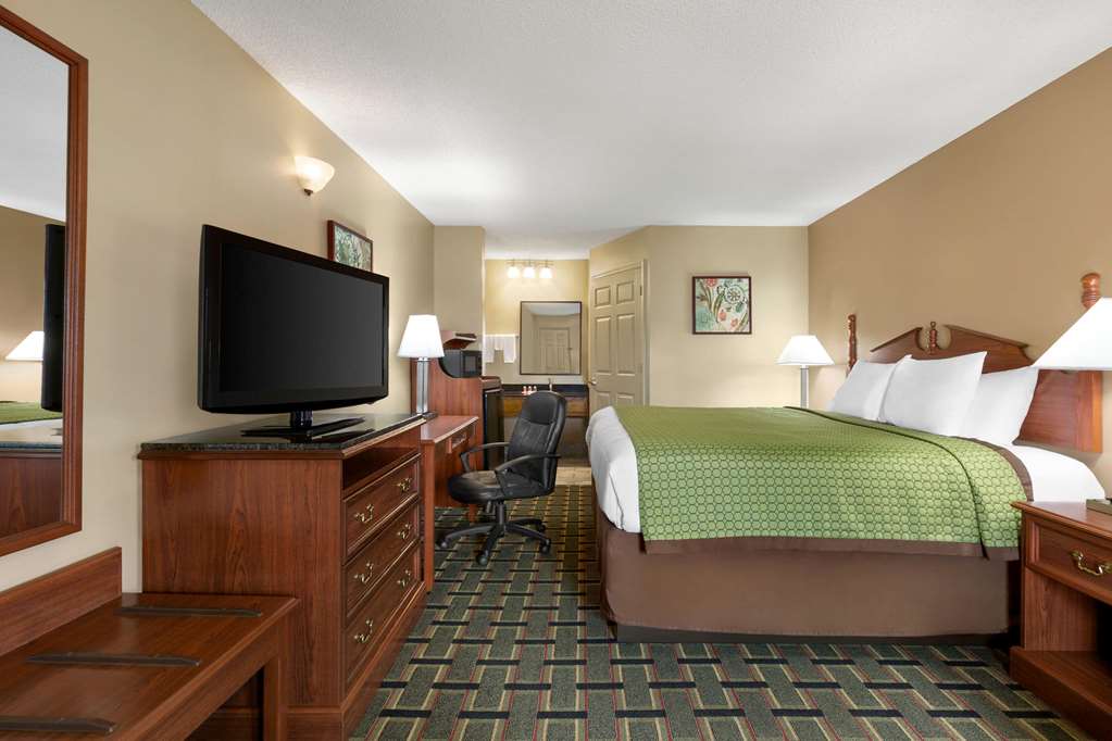 Baymont by Wyndham Warner Robins - photo 17